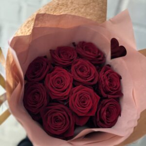 10 röda rosor